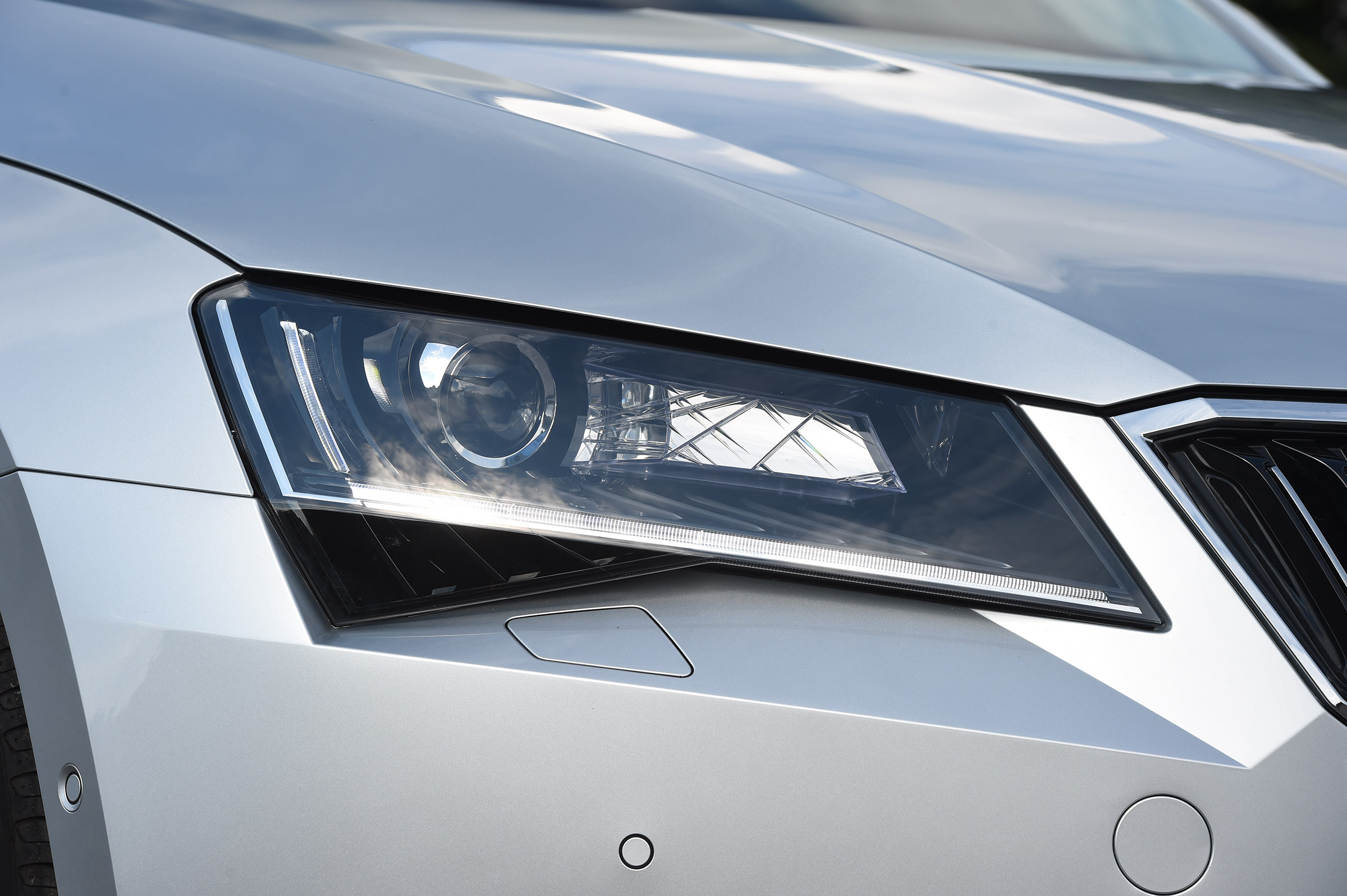 Skoda Superb Estate - front light detail