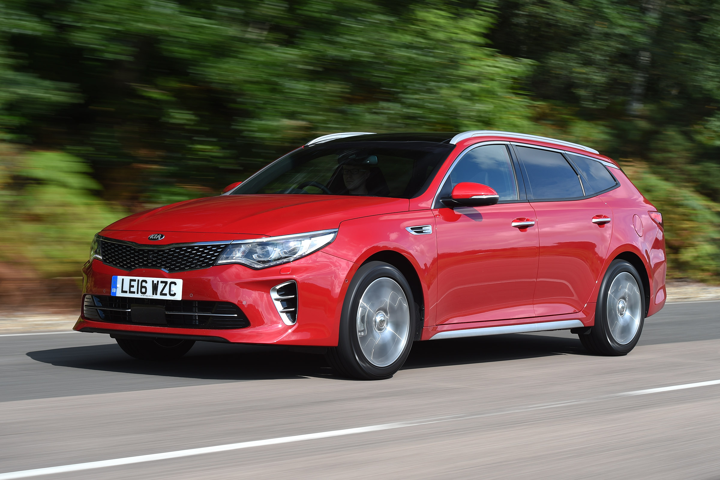 Kia Optima Sportswagon - front