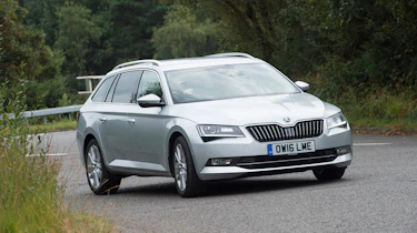 Skoda Superb Estate - front cornering