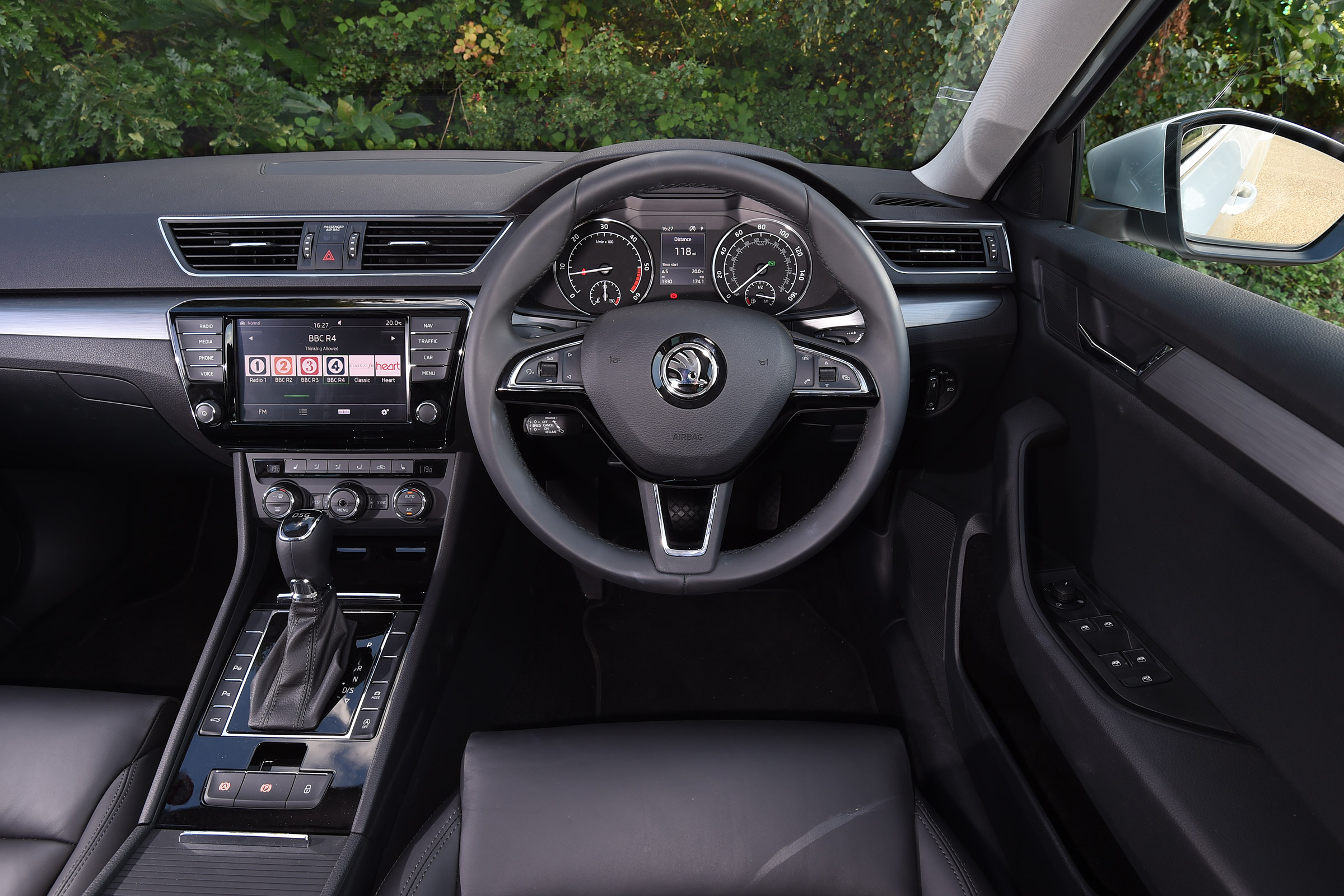 Skoda Superb Estate - dash