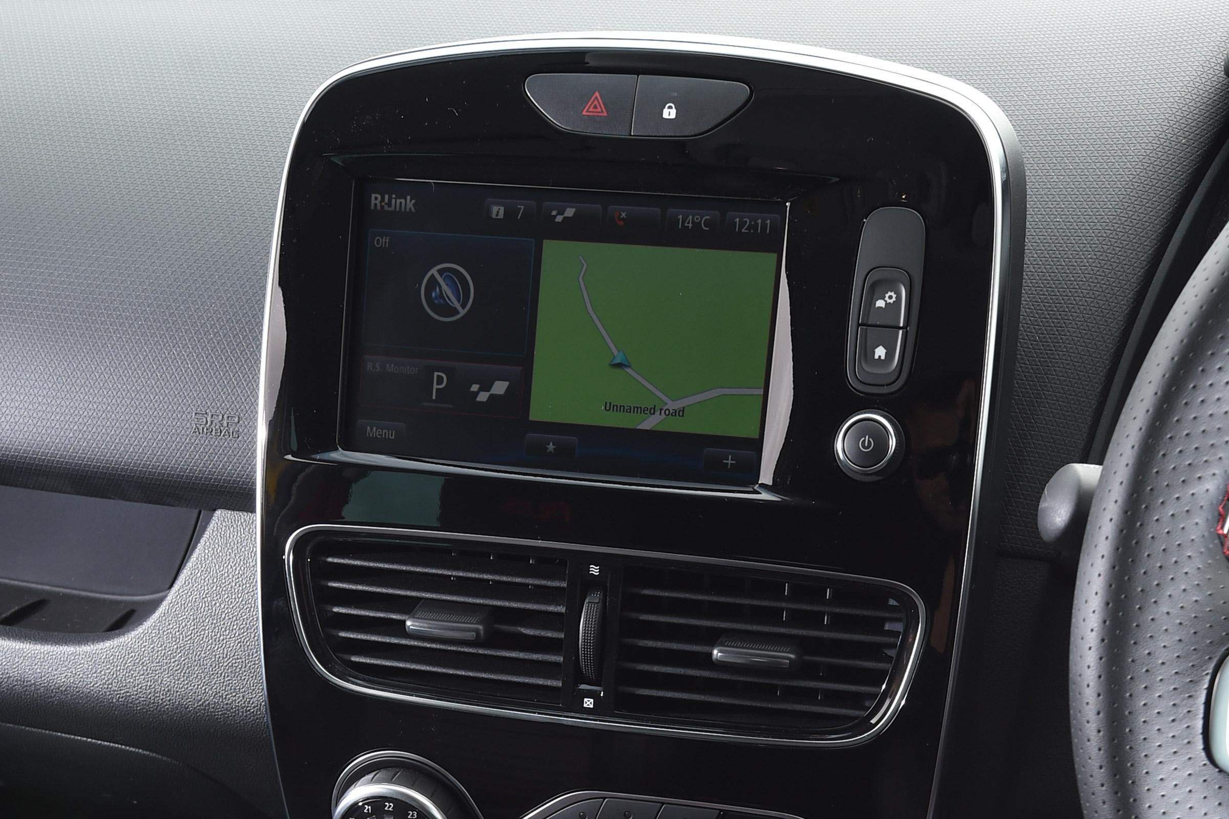 Renault Clio RS 220 Trophy - infotainment screen