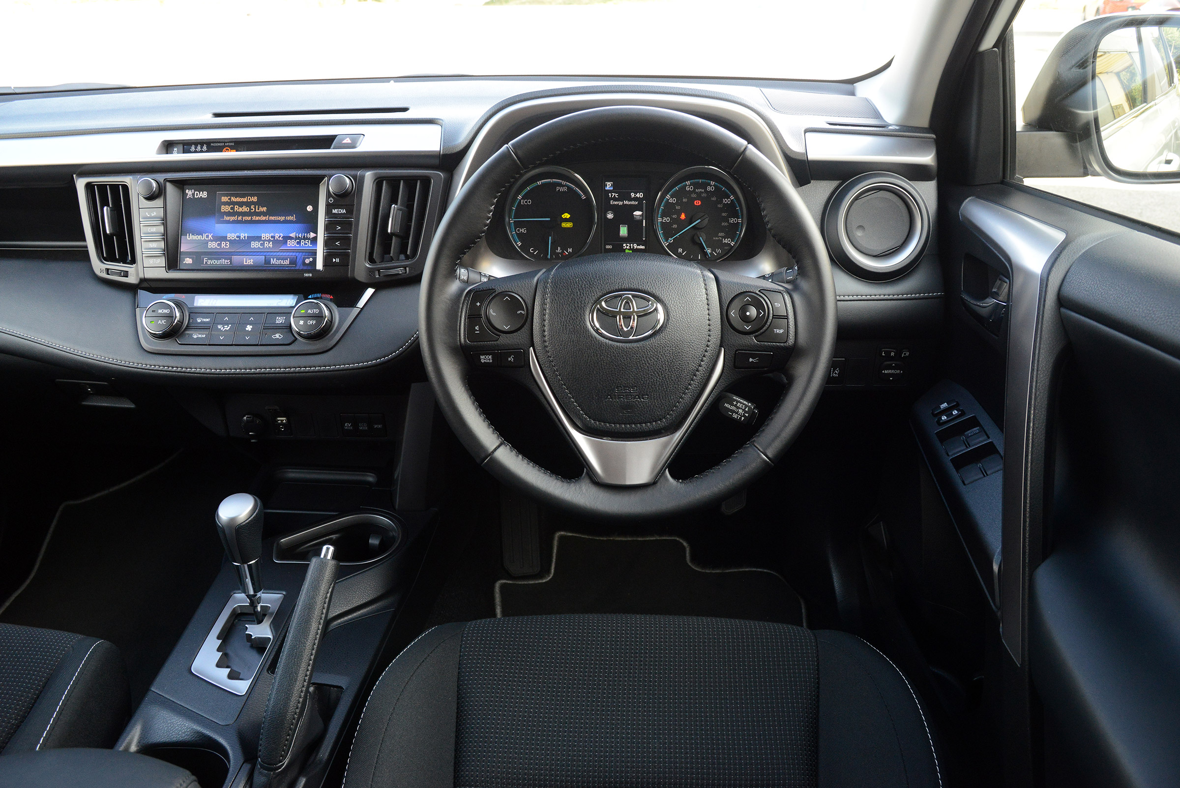 Toyota RAV4 Hybrid - dash