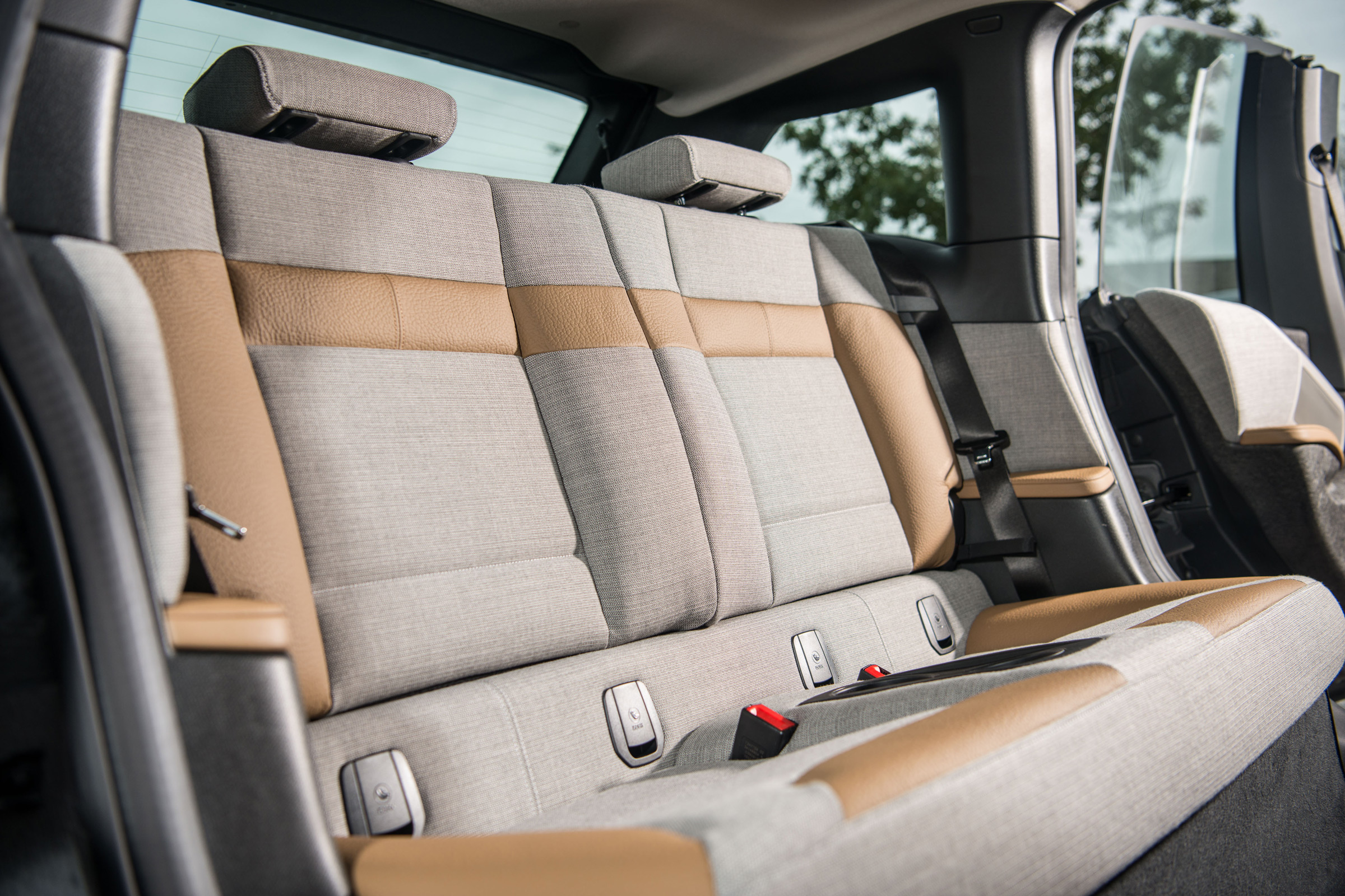 BMW i3 REx 94AH - new rear seats