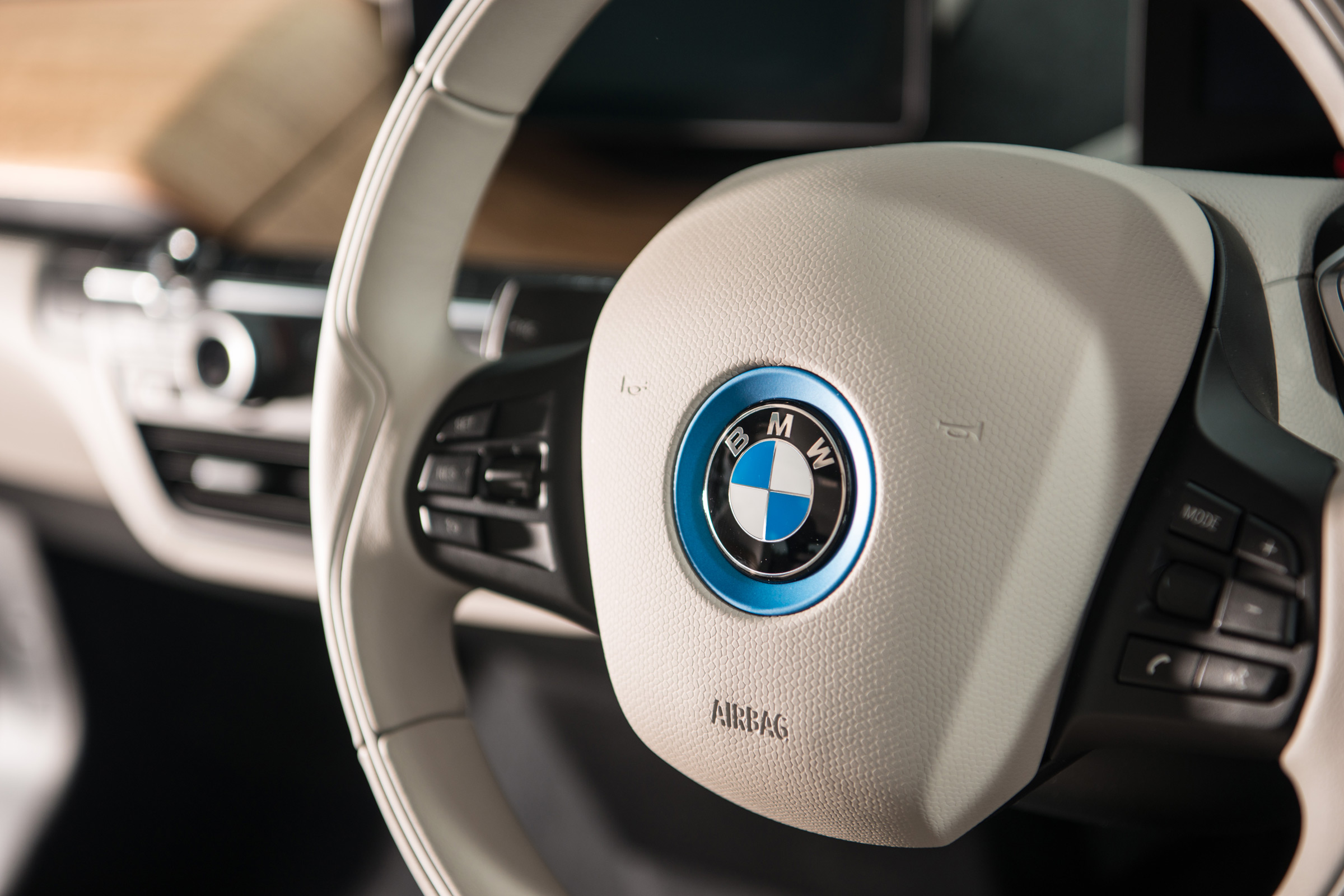 BMW i3 REx 94AH - new steering wheel