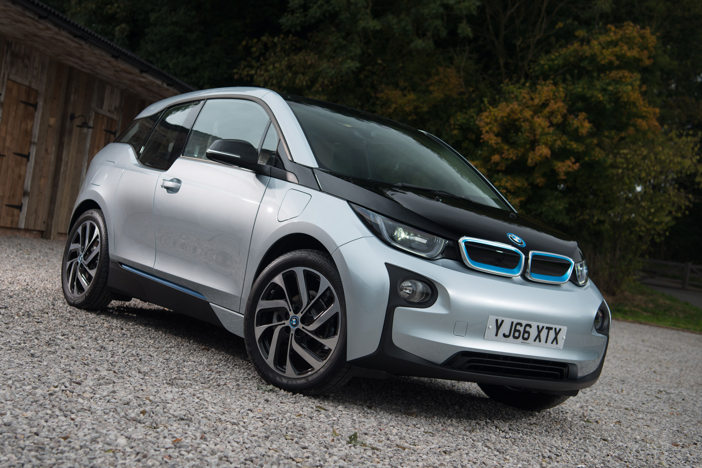 BMW i3 REx 94AH - new front quarter