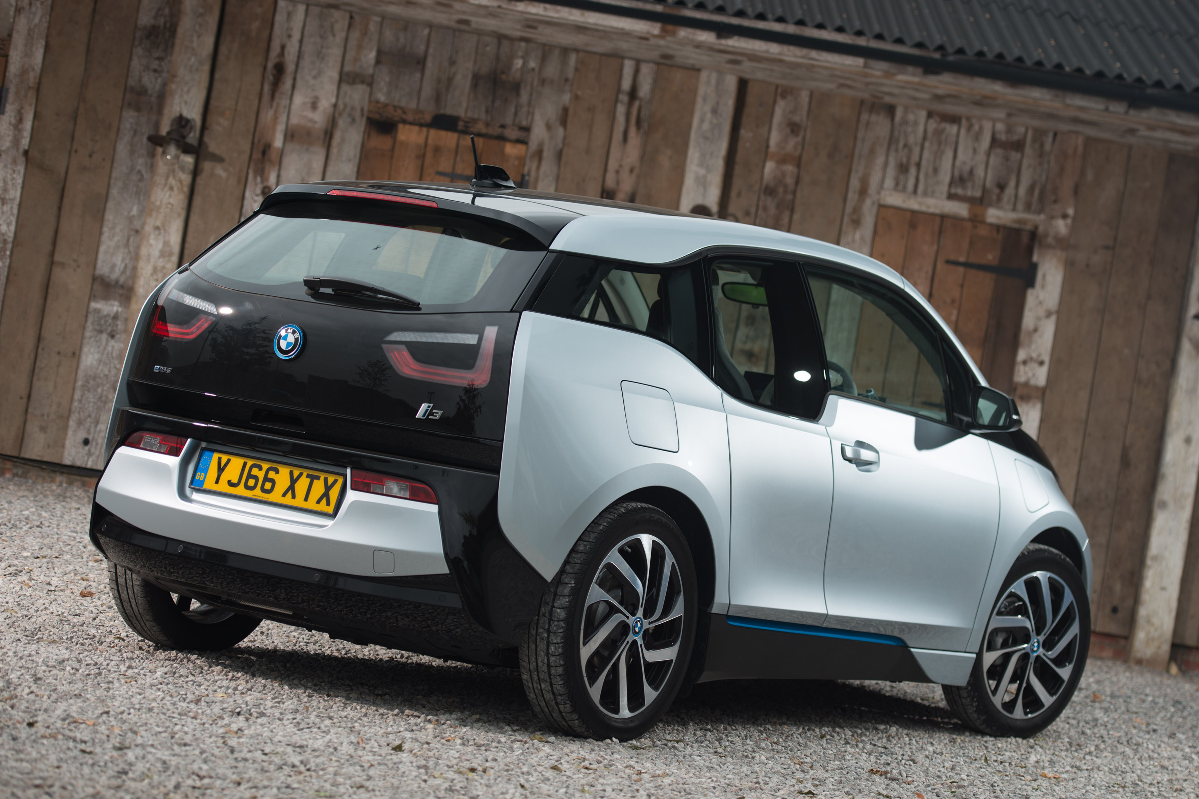 BMW i3 REx 94AH - new rear quarter