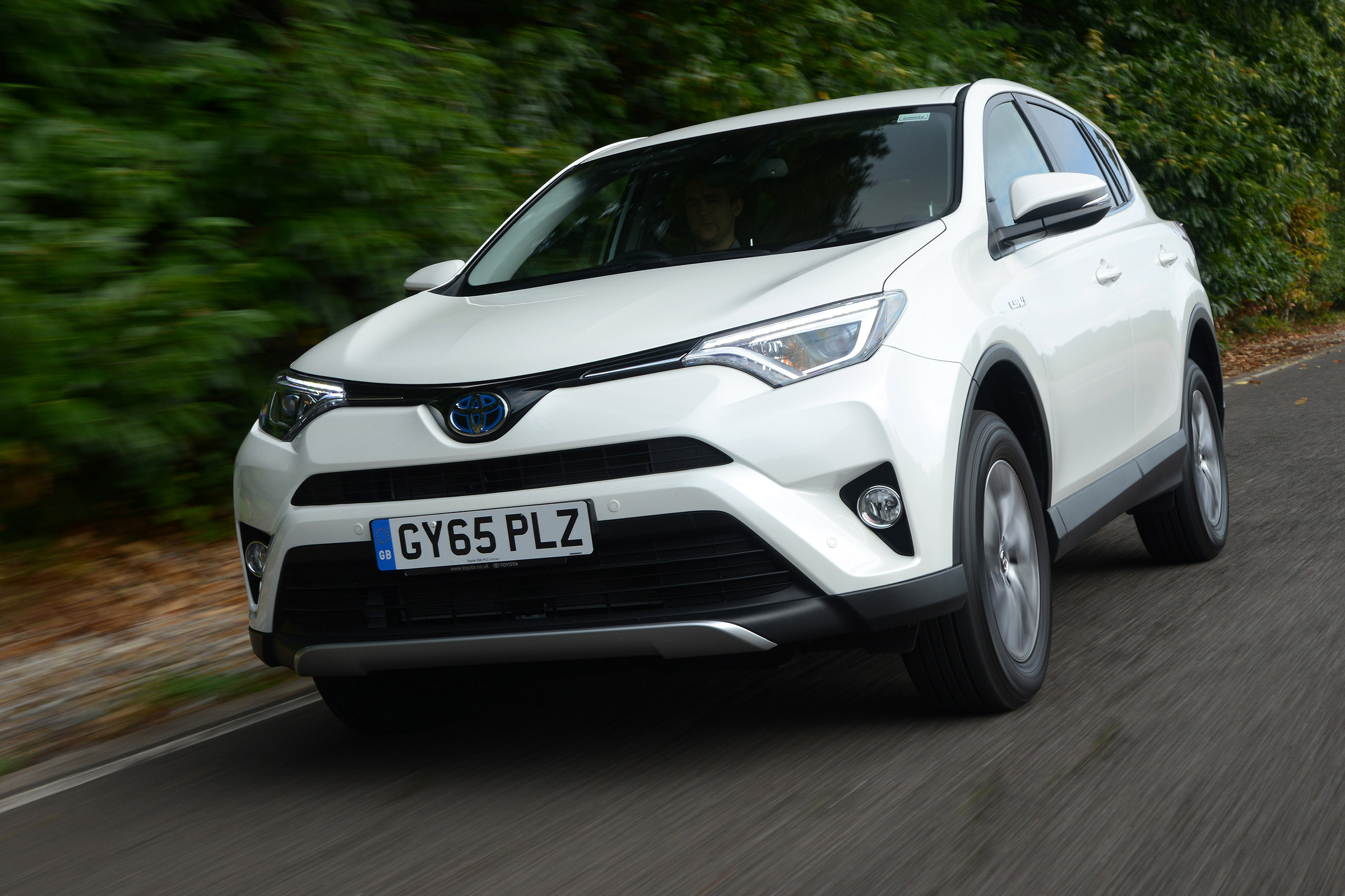 Toyota RAV4 Hybrid - front action
