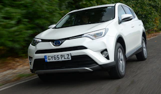 Toyota RAV4 Hybrid - front action