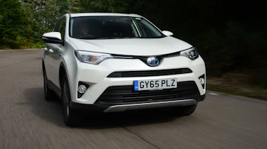 Toyota RAV4 Hybrid - front tracking