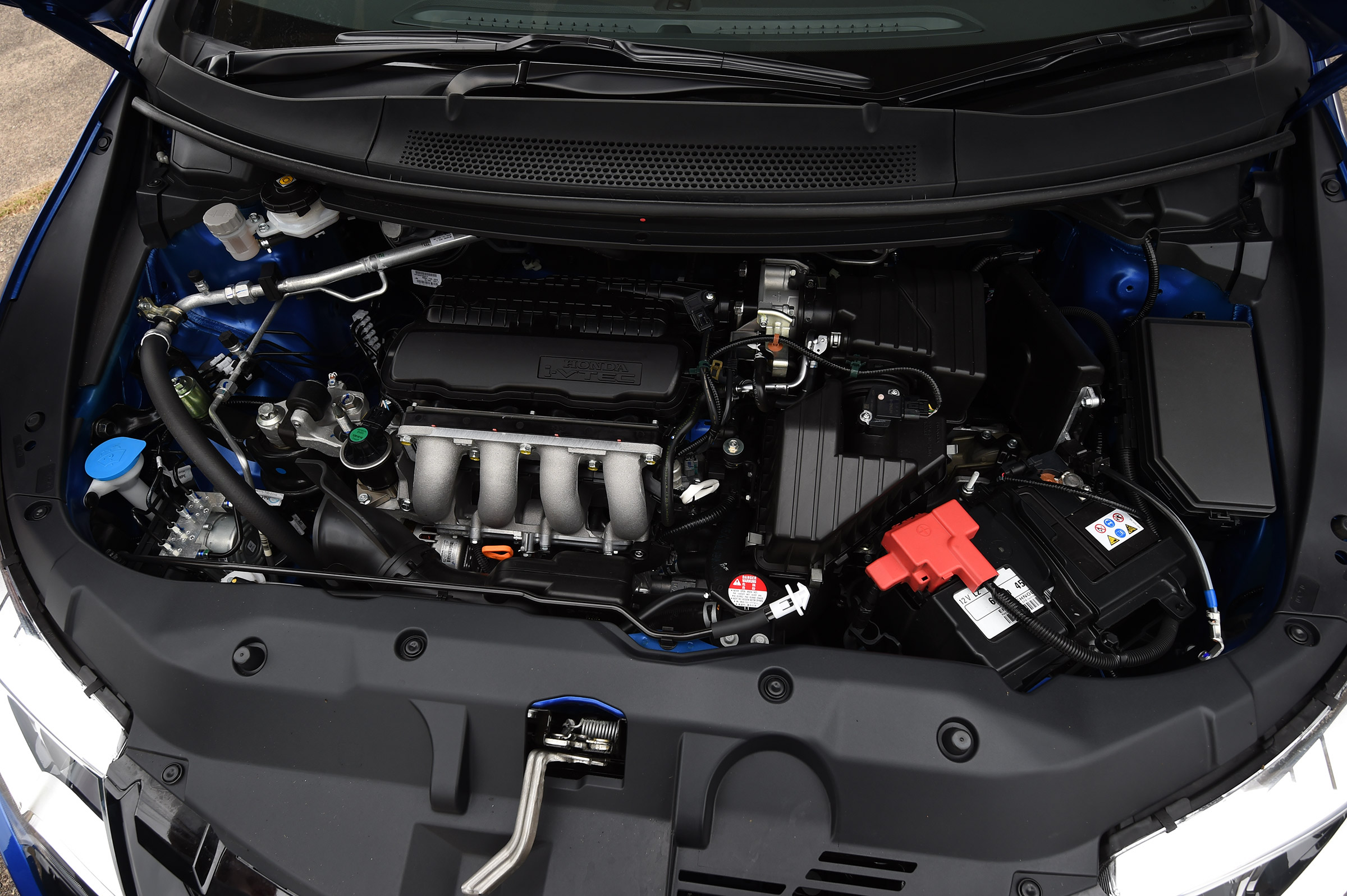 Honda Civic Sport - engine