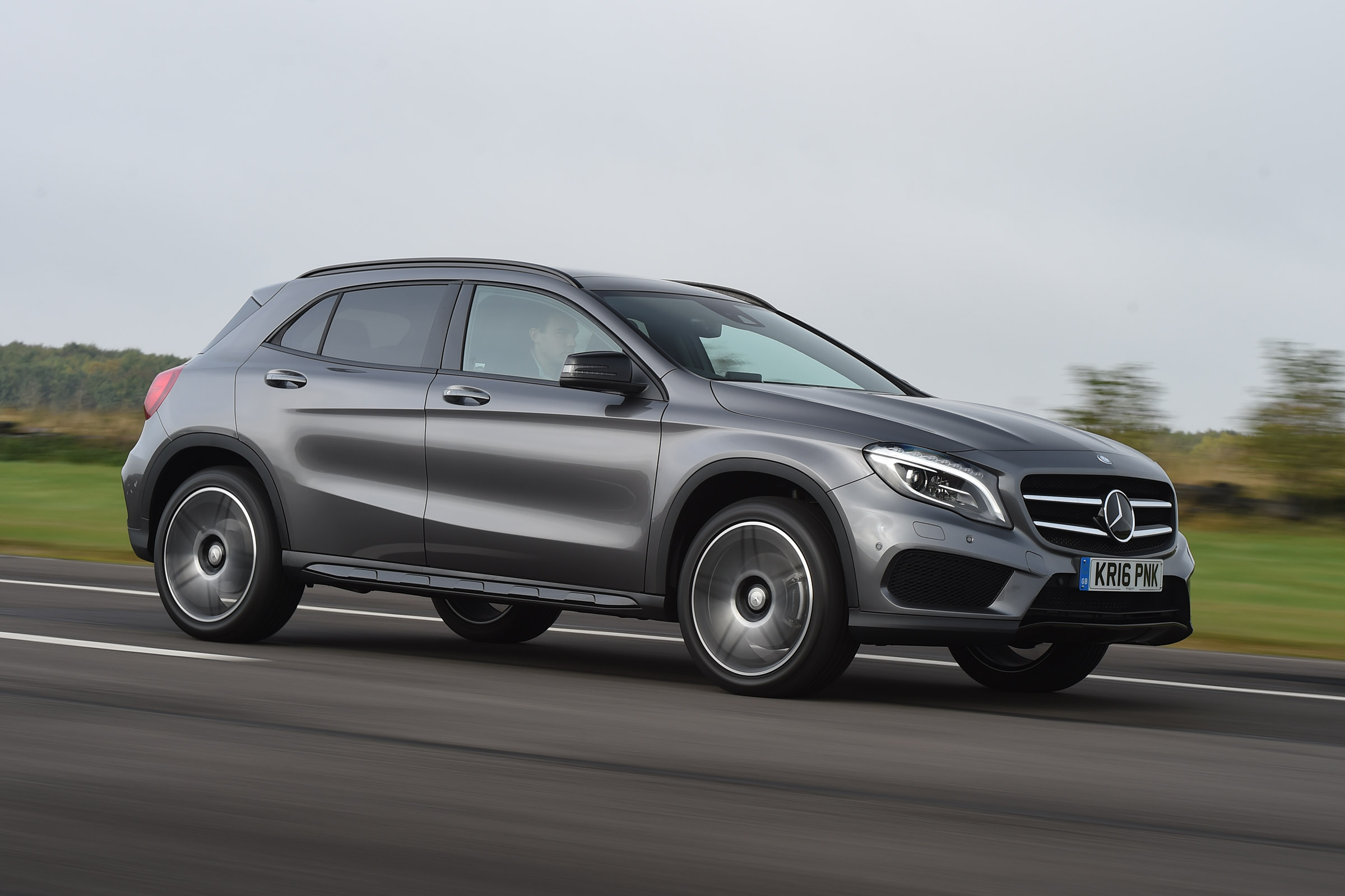 Mercedes GLA - front