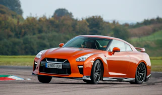 Nissan GT-R 2017 track