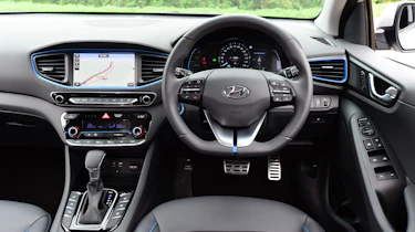 Hyundai IONIQ hybrid 2016 UK - interior
