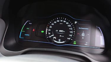 Hyundai IONIQ hybrid 2016 UK - instruments