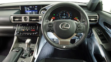 Used Lexus IS - dash