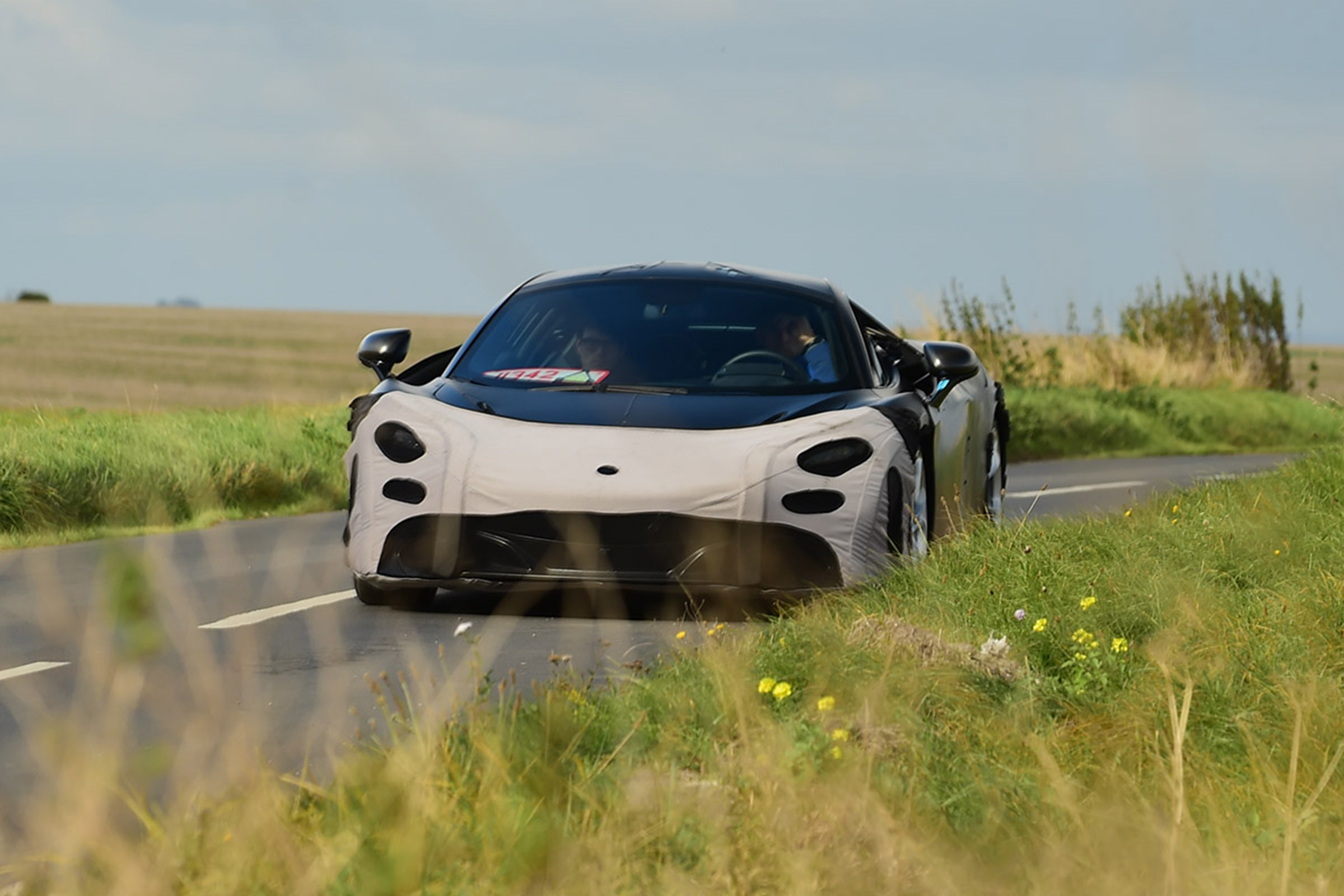 McLaren 650S replacement - spyshot front action