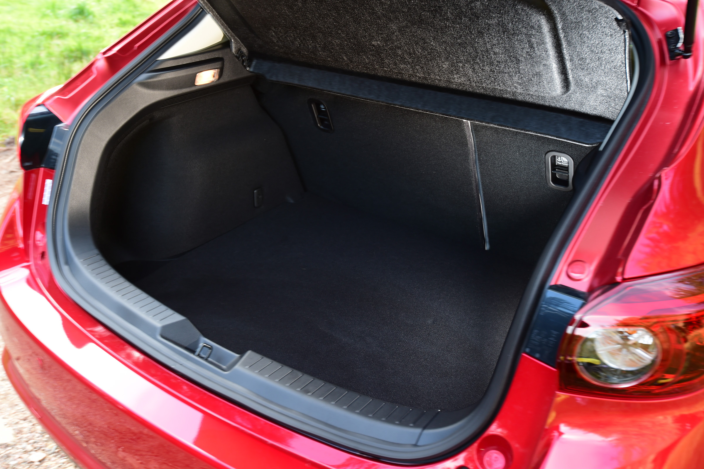 Mazda 3 2016 - boot