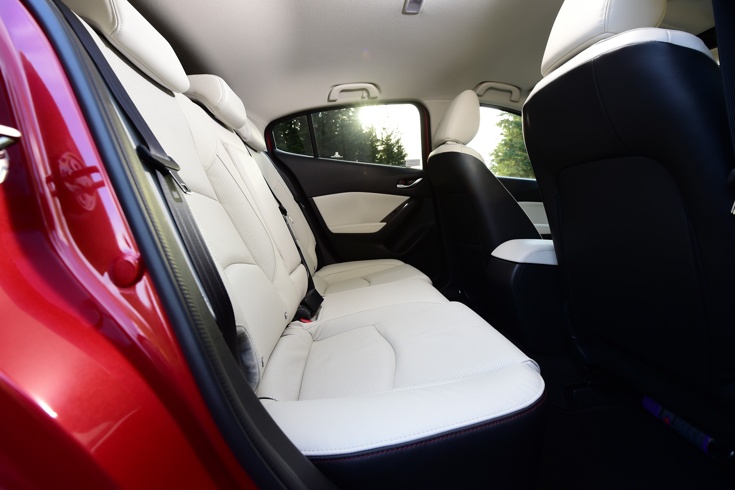 Mazda 3 2016 - rear seats