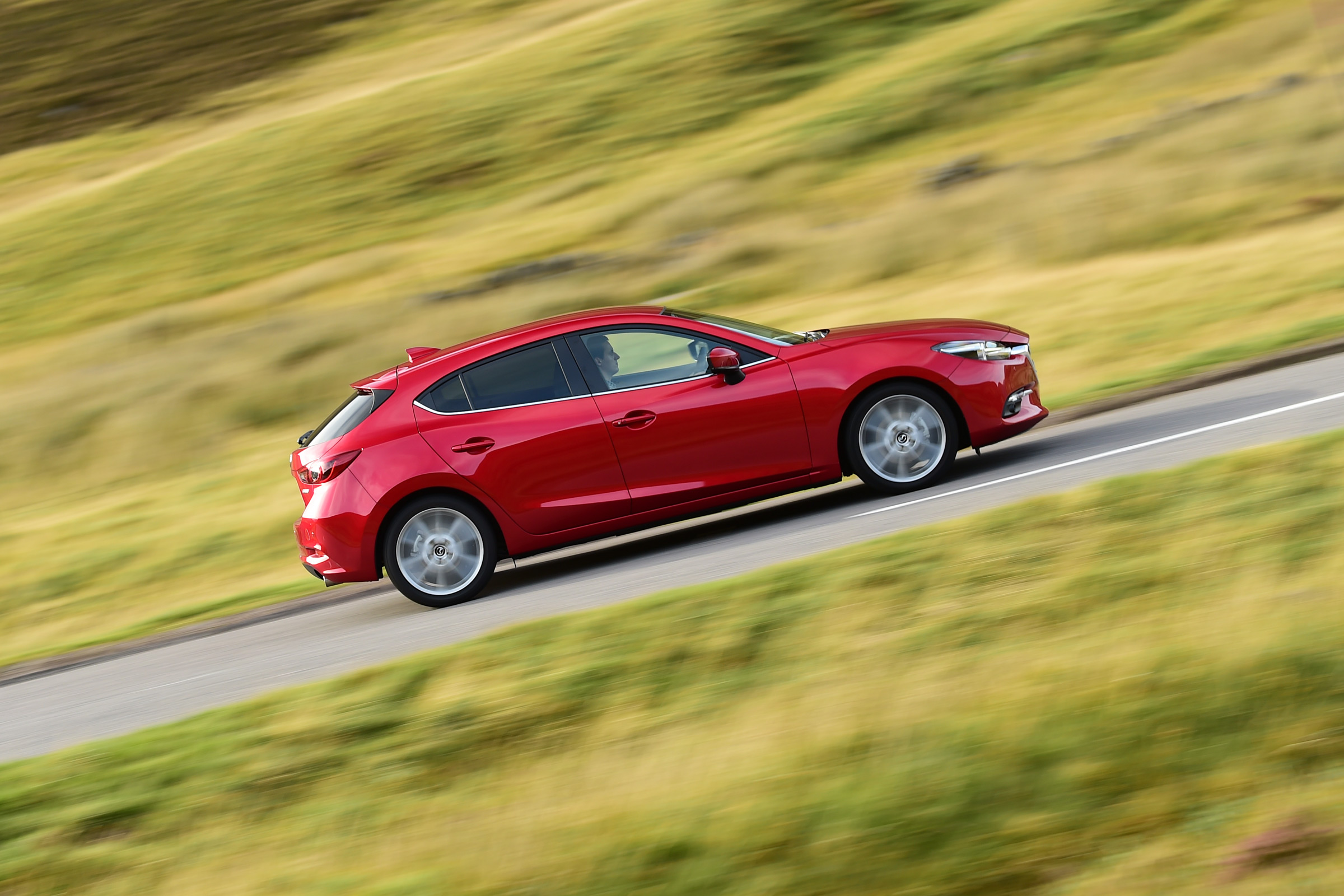 Mazda 3 2016 - side tracking