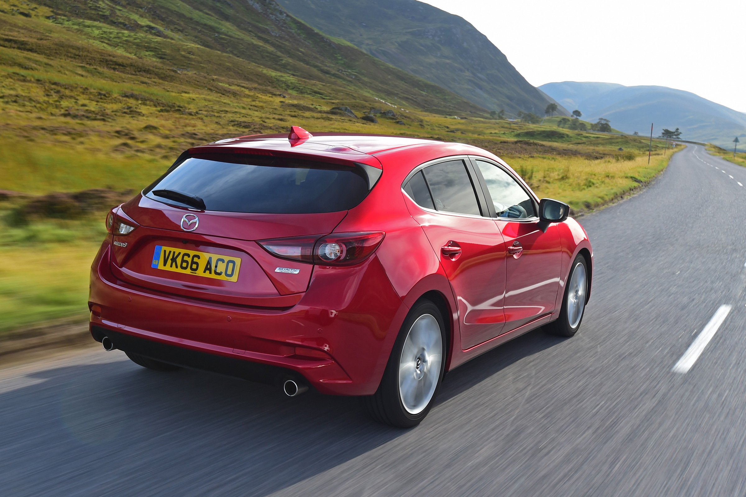 Mazda 3 2016 - rear tracking