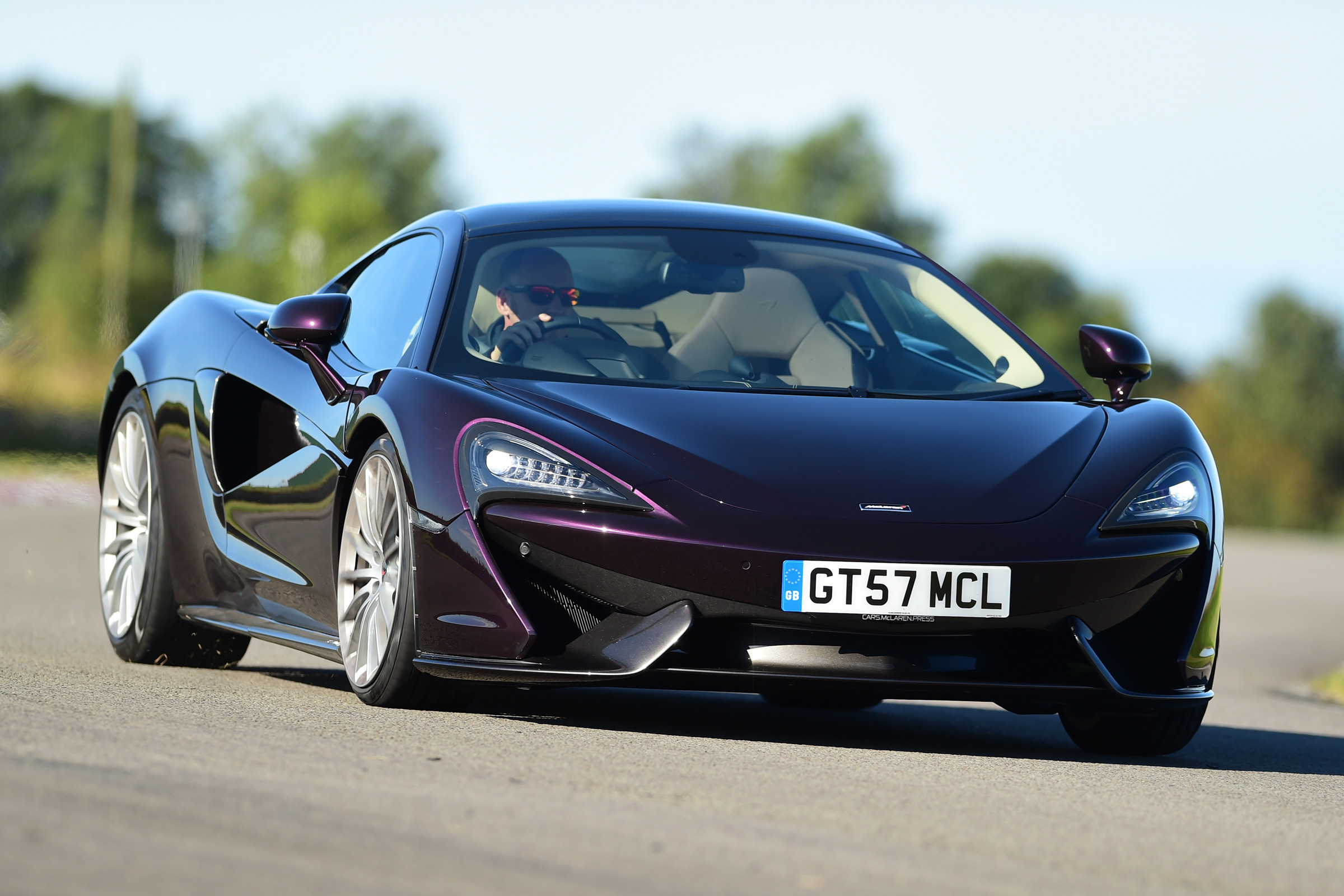 McLaren 570GT - front cornering