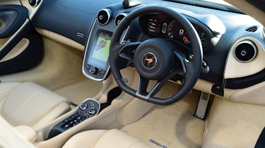 McLaren 570GT - dash