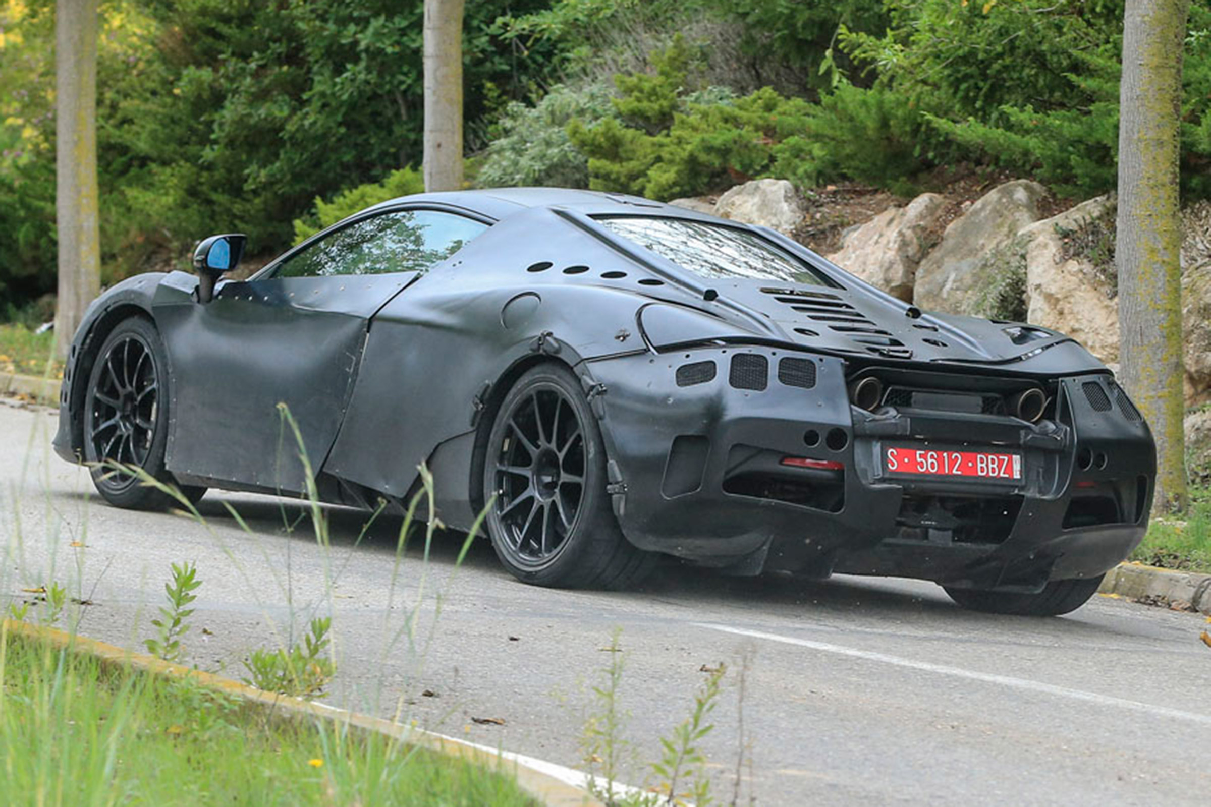 McLaren 650S replacement - spyshot rear
