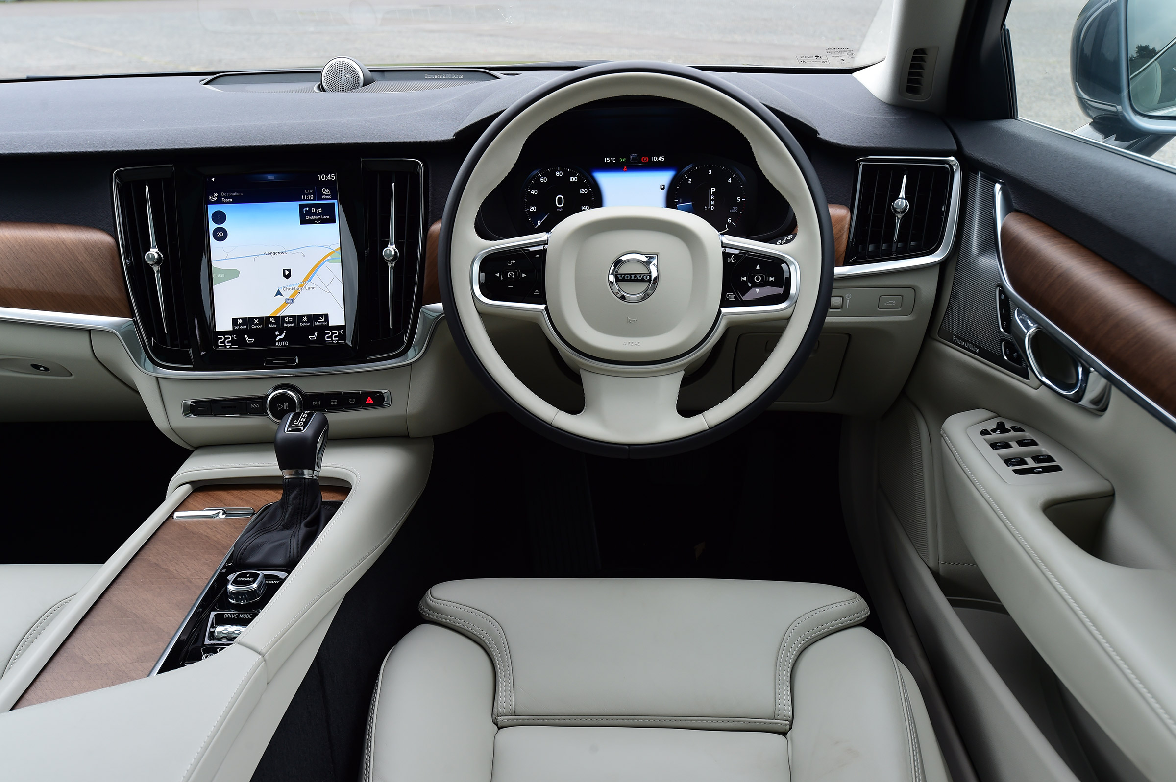 Volvo V90 - dash