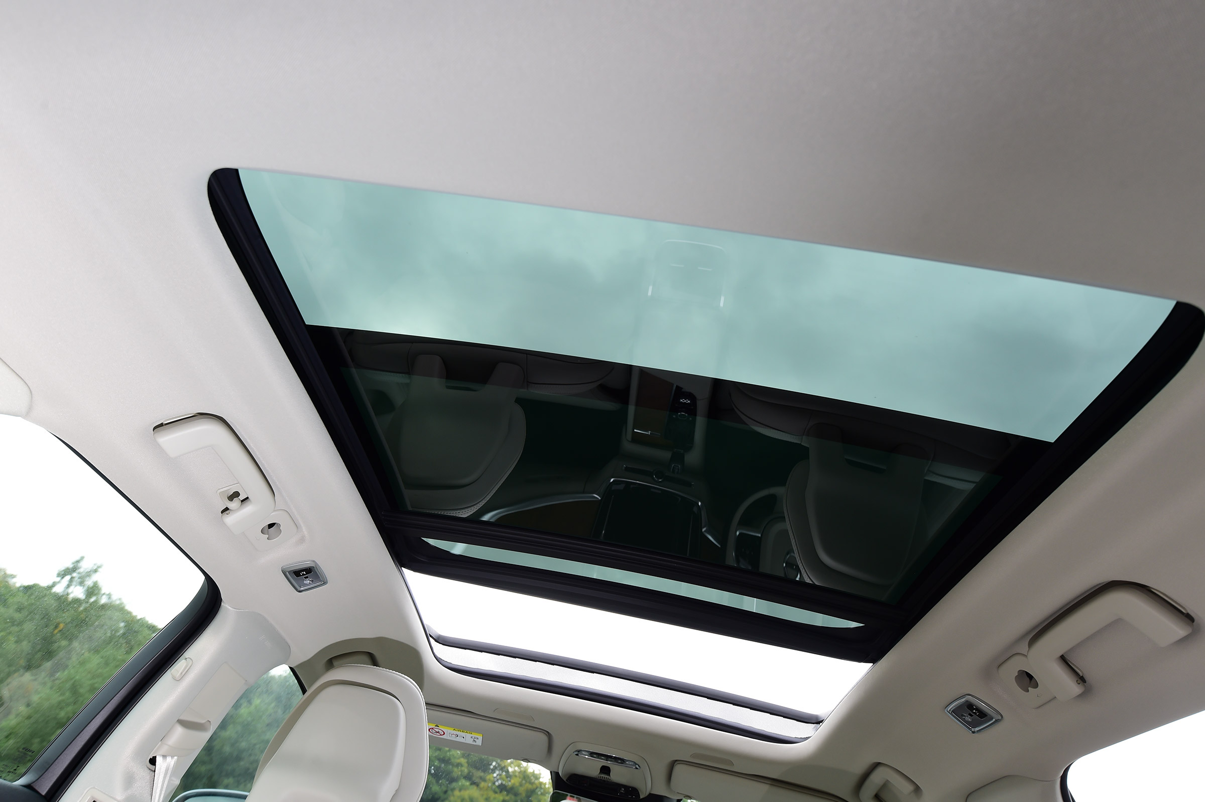 Volvo V90 - panoramic roof