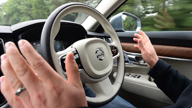 Volvo V90 - self-driving