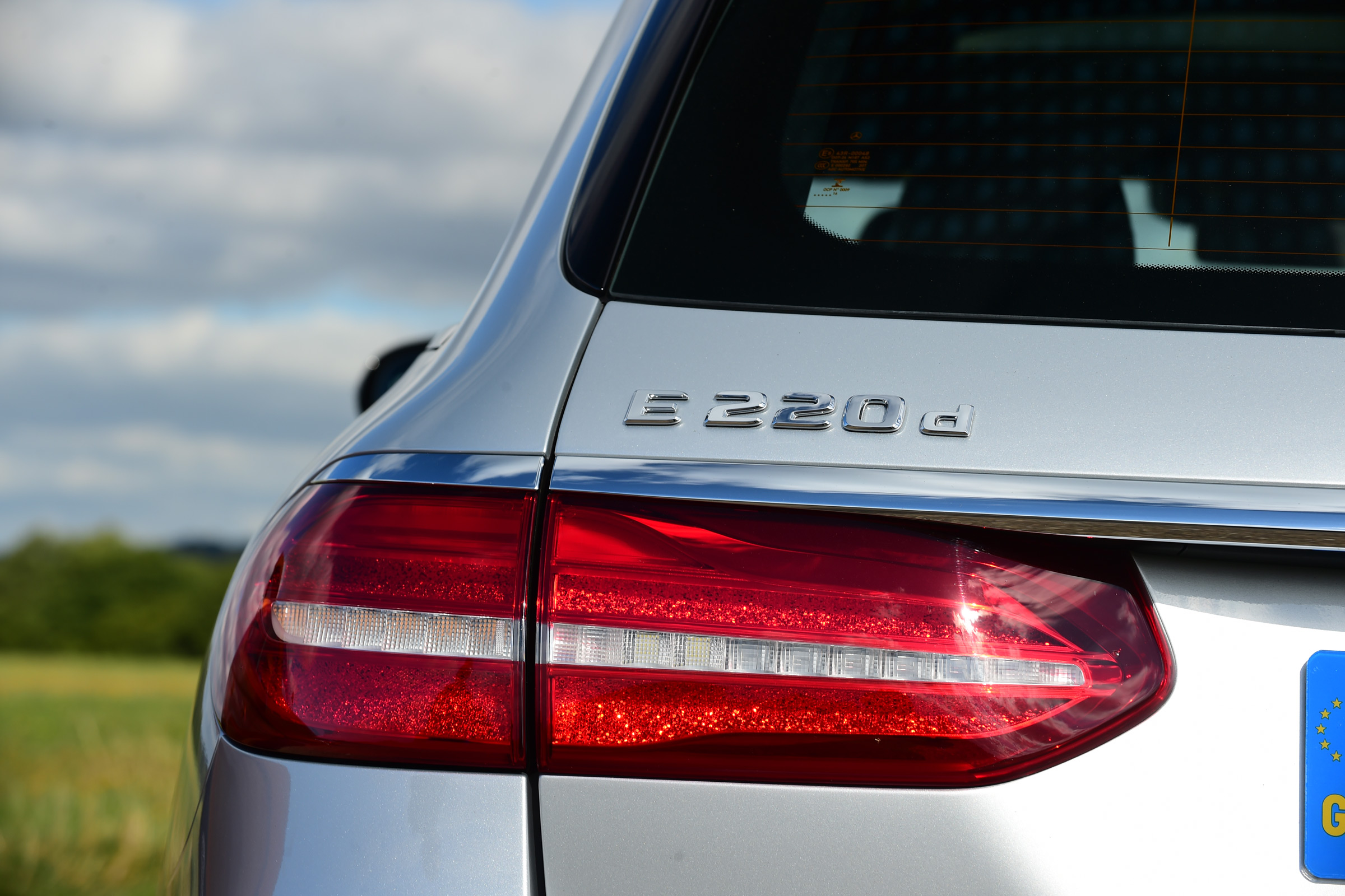 Mercedes E-Class Estate E220d UK - rear light