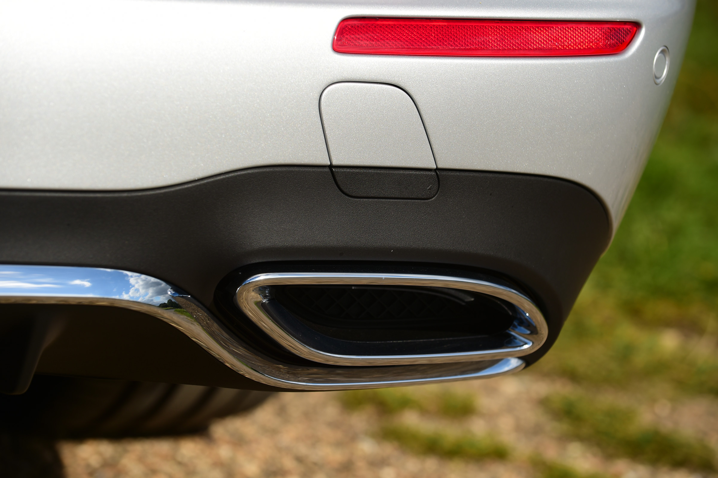 Mercedes E-Class Estate E220d UK - exhaust
