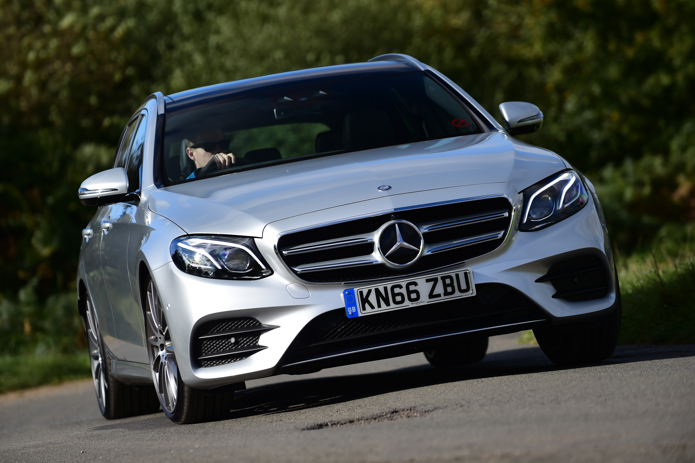 Mercedes E-Class Estate E220d UK - front cornering 2