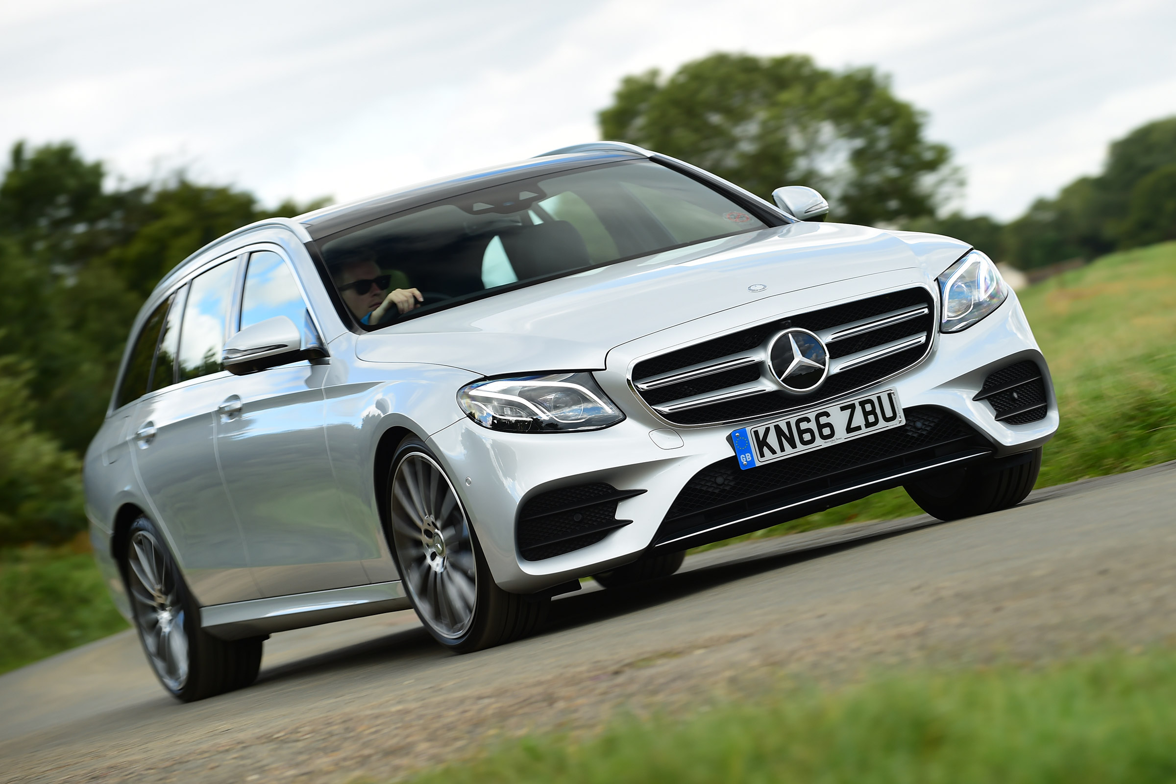 Mercedes E-Class Estate - front action