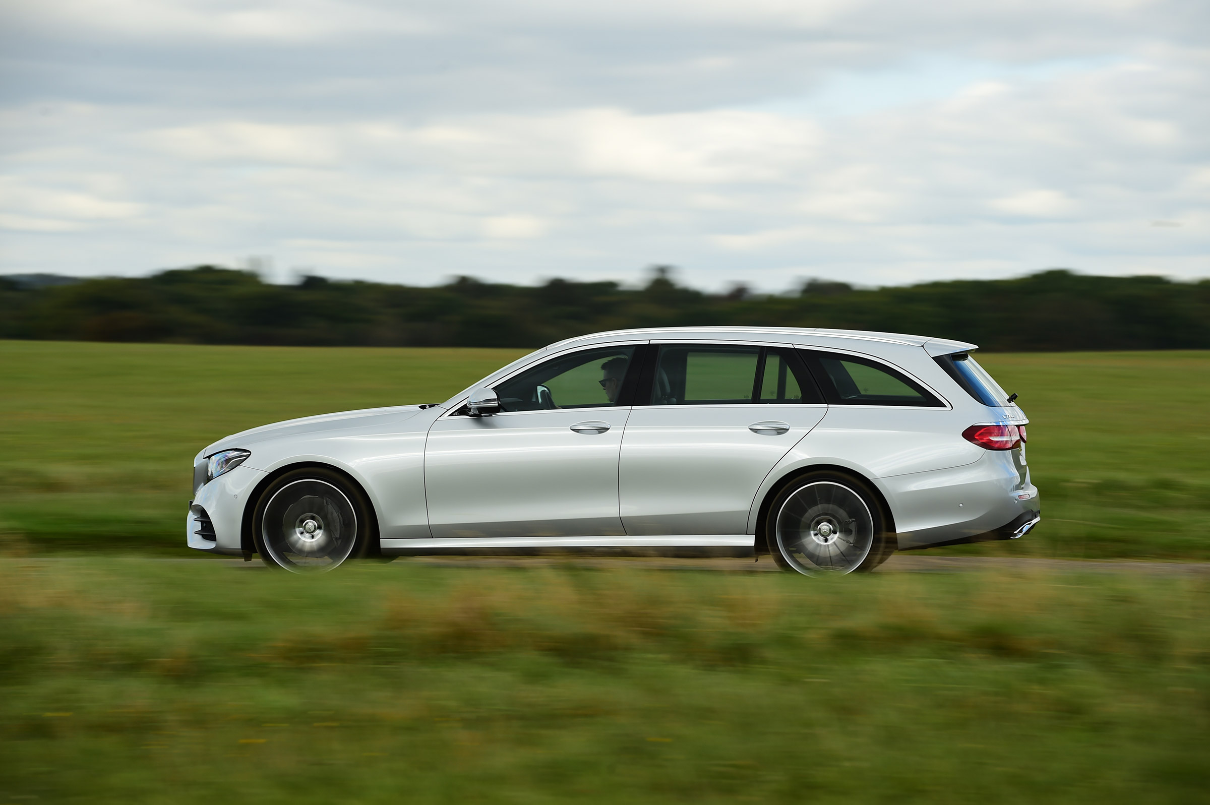 Mercedes E-Class Estate - side