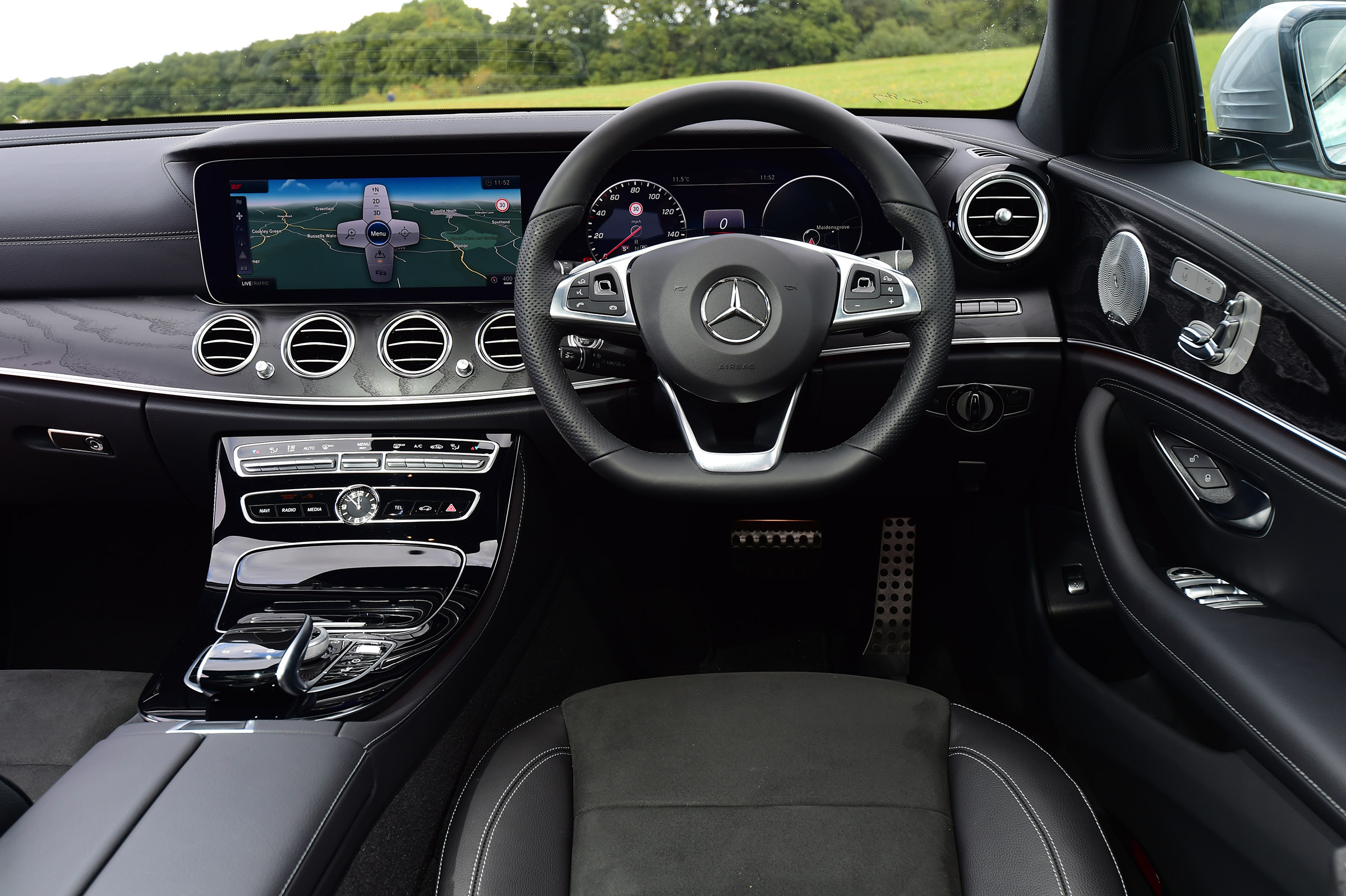Mercedes E-Class Estate - dash