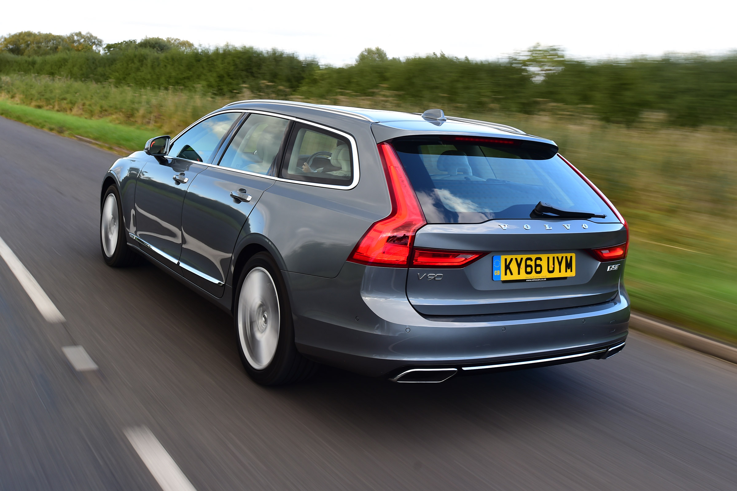 Volvo V90 - rear