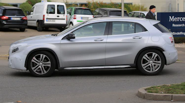 Mercedes GLA facelift 2017 spied 6