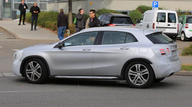 Mercedes GLA facelift 2017 spied 7