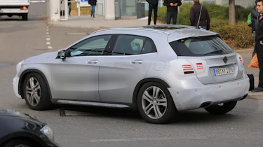 Mercedes GLA facelift 2017 spied 2