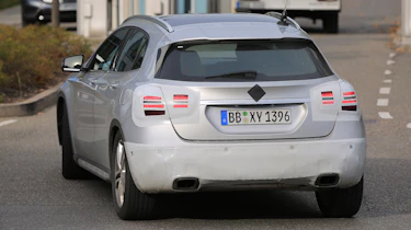 Mercedes GLA facelift 2017 spied 4