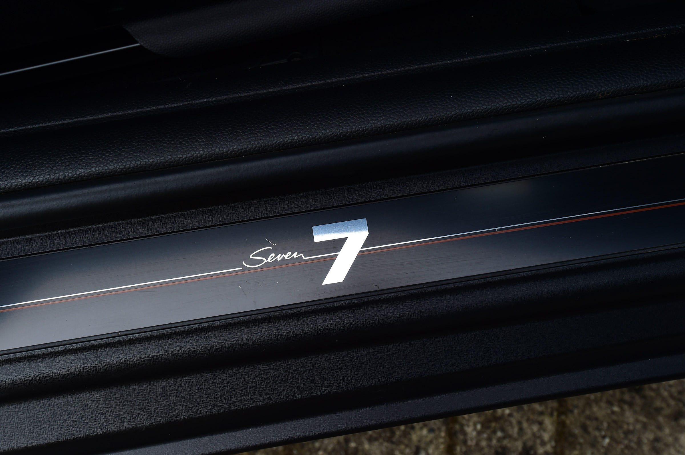 MINI Seven - sill