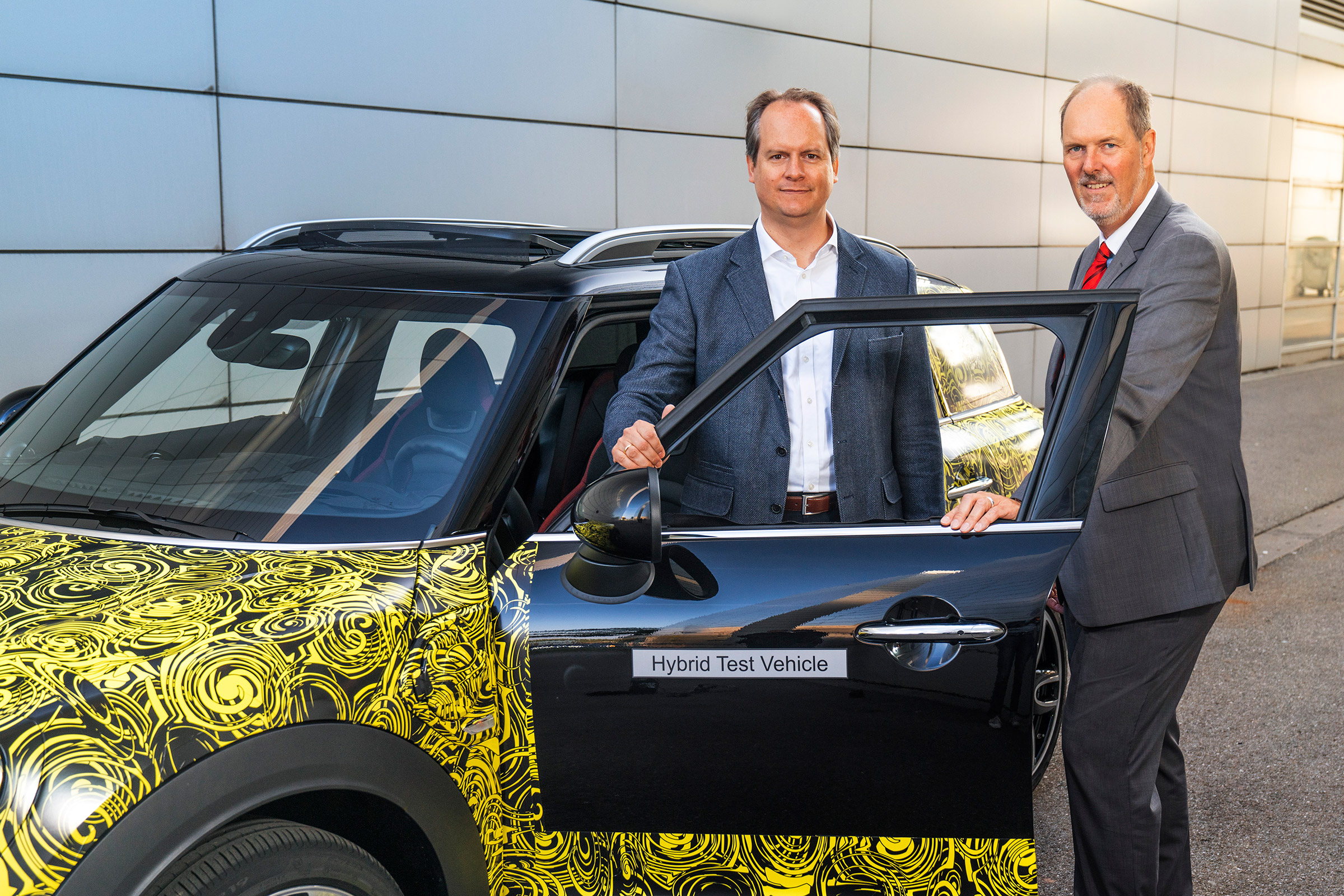 MINI Countryman PHEV - disguised 