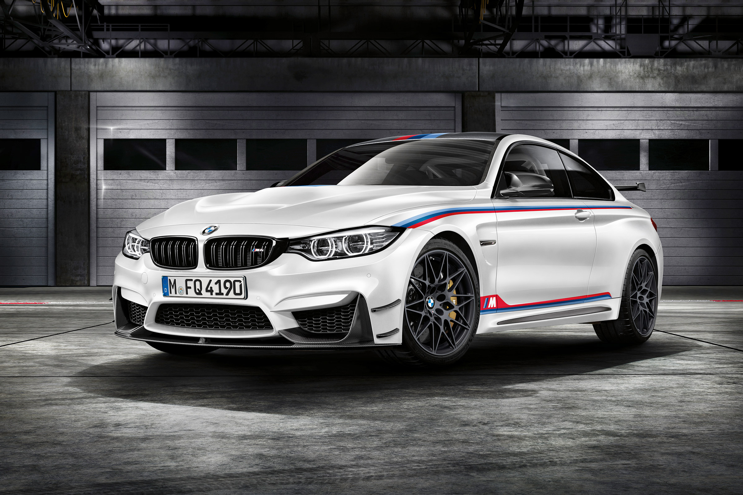 BMW M4 DTM Champion Edition - front