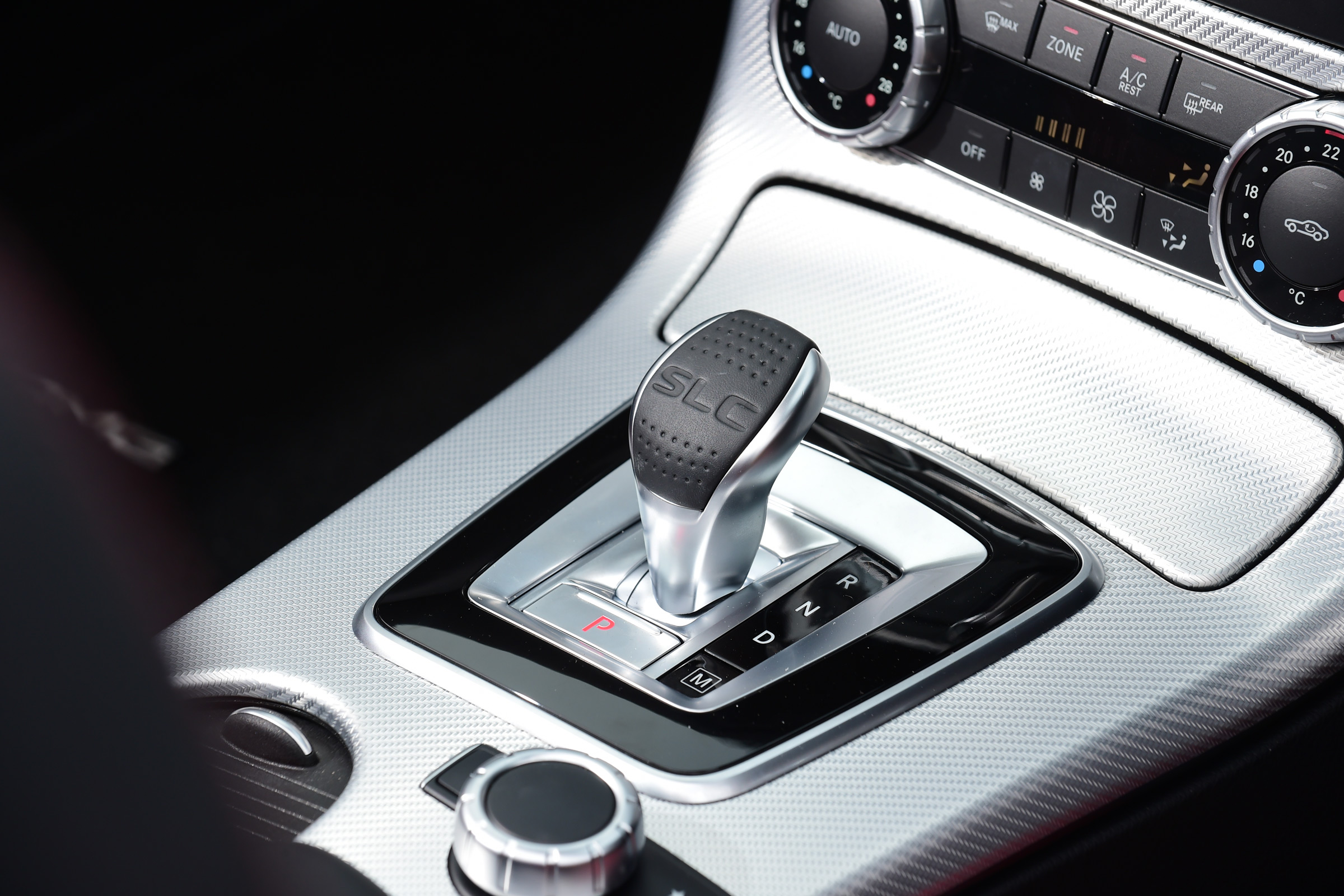 Mercedes SLC 250d - centre console