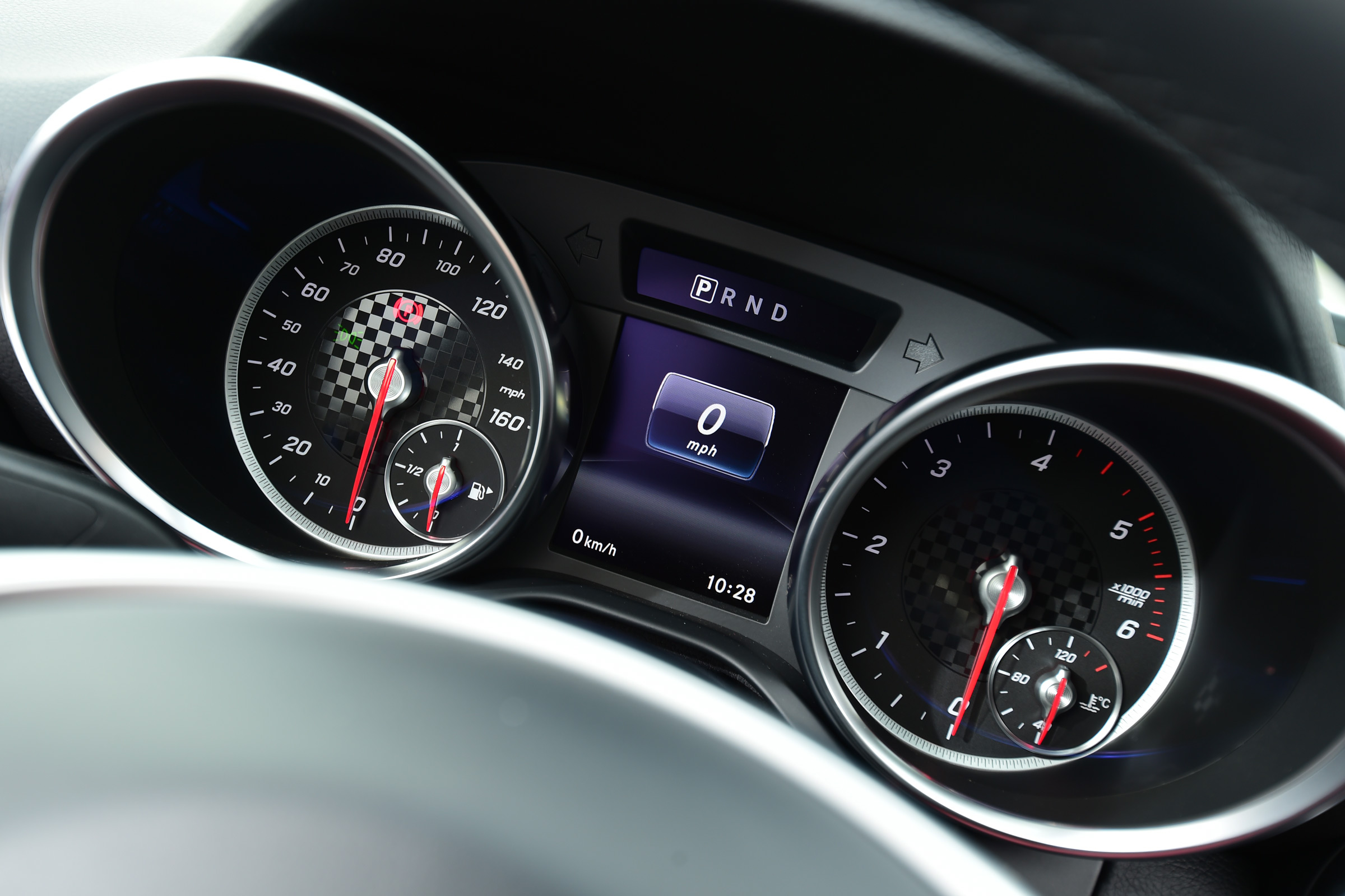 Mercedes SLC 250d - instruments