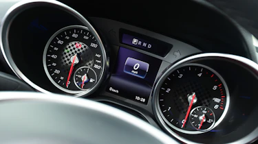 Mercedes SLC 250d - instruments