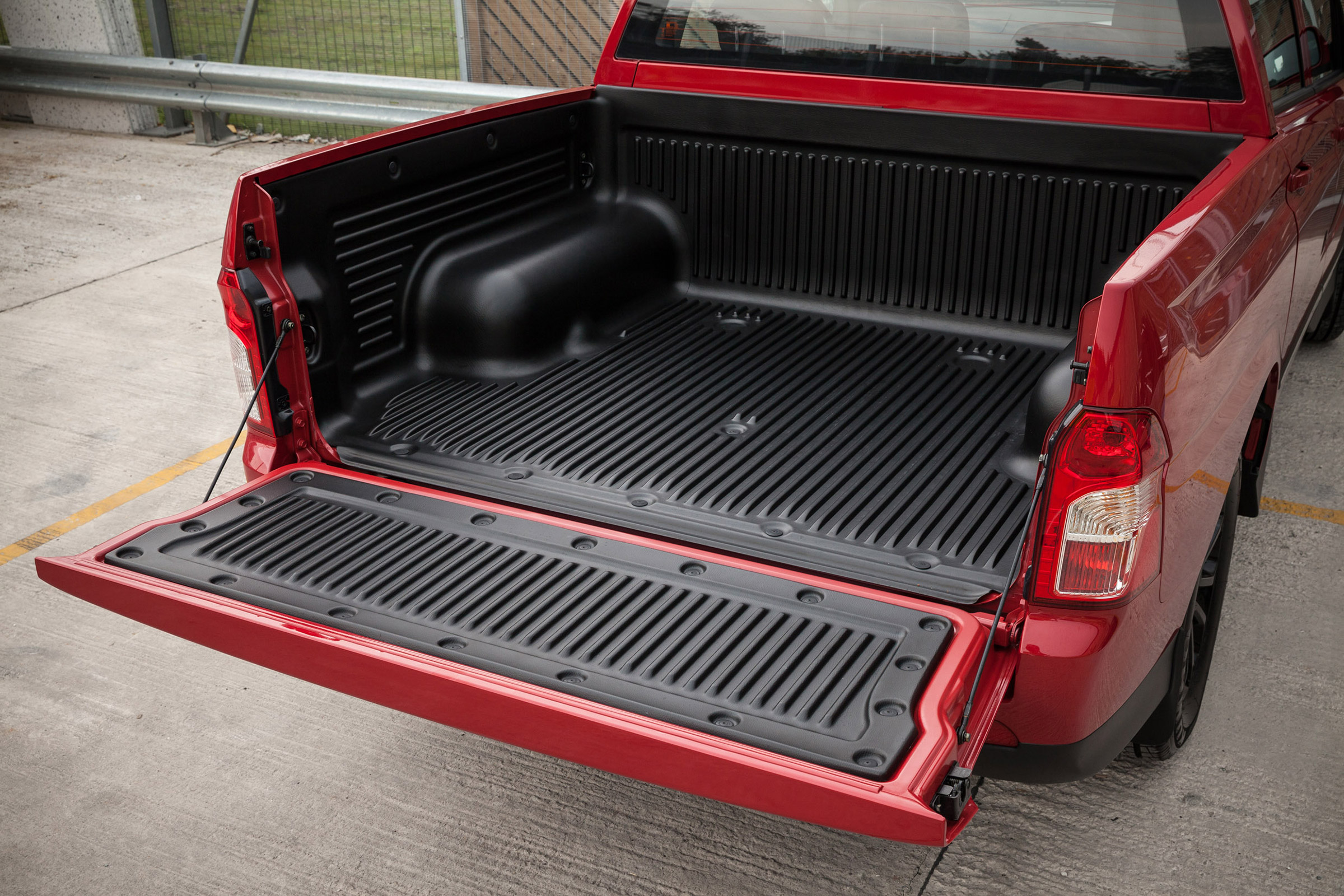 SsangYong Musso - load bed