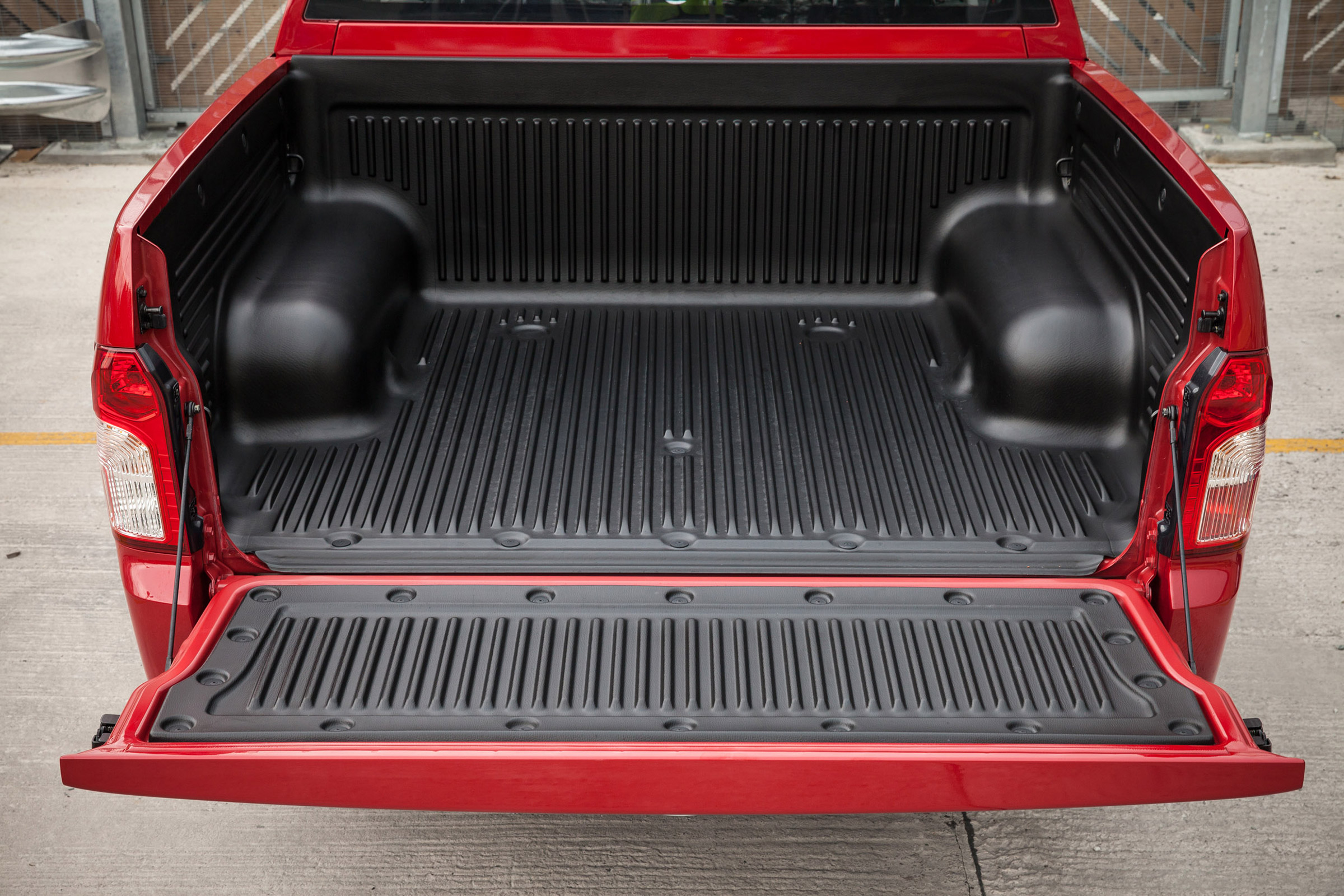 SsangYong Musso - load bed