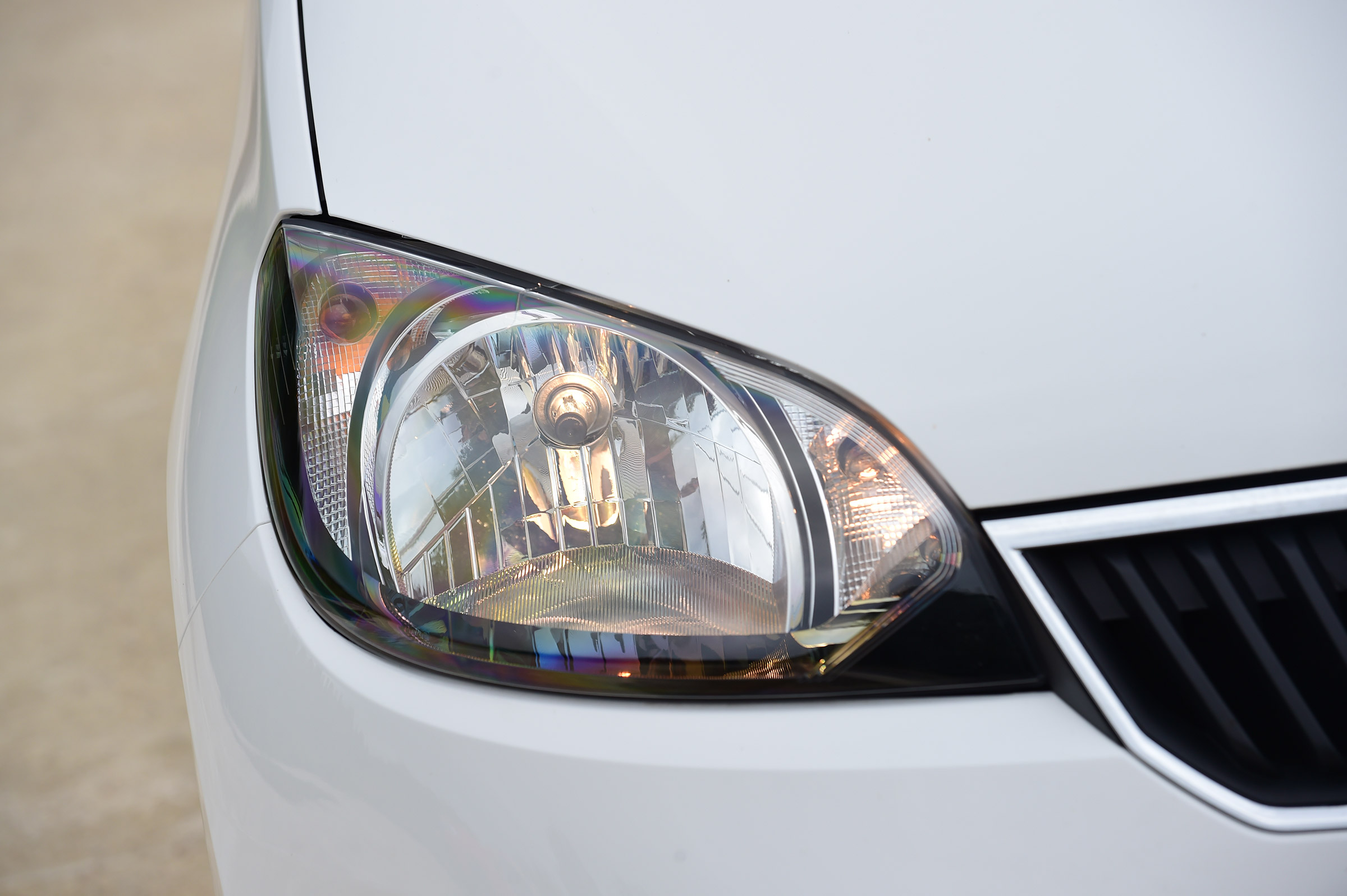 Skoda Citigo - front light detail